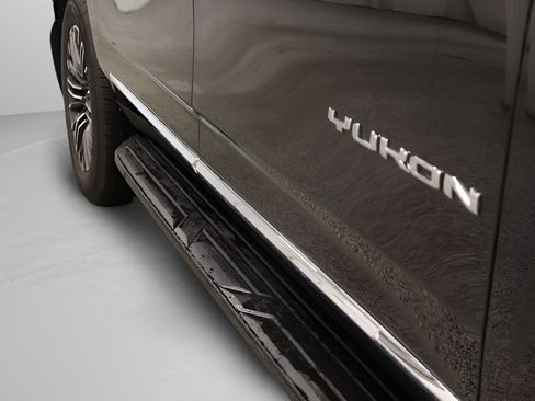 Used 2025 GMC Yukon XL Elevation w/ Elevation Premium Package AWD/4WD image 40