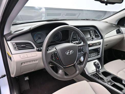 Used 2016 Hyundai Sonata SE image 13
