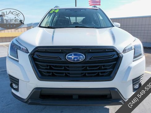 Used 2024 Subaru Forester Premium AWD/4WD image 9