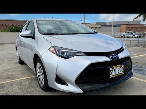 Used 2017 Toyota Corolla LE FWD image 3