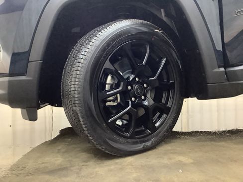 New 2026 Jeep Compass Latitude AWD/4WD image 24