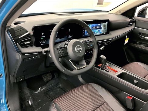 New 2025 Nissan Kicks SR w/ SR Premium Package AWD/4WD image 19