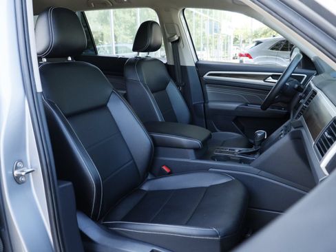 Used 2021 Volkswagen Atlas SE w/ Panoramic Sunroof Package FWD image 22