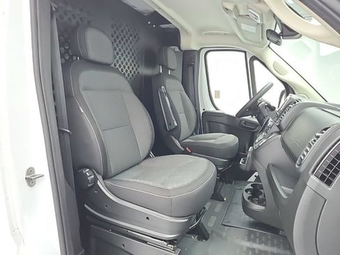 Used 2025 RAM ProMaster 2500 w/ U-Haul Equipment Group FWD image 40