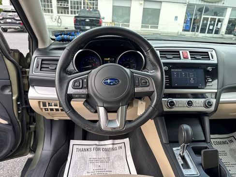 Used 2017 Subaru Outback 2.5i Premium w/ Popular Package #2 AWD/4WD image 14