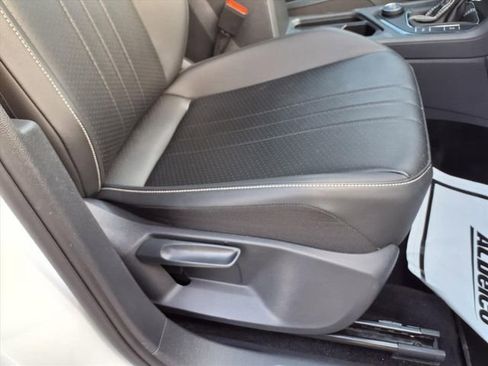 Used 2023 Volkswagen Tiguan SE R-Line image 94