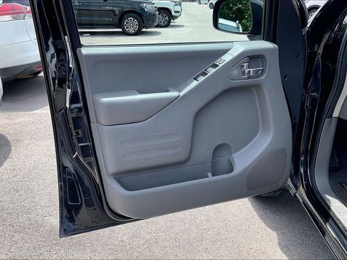 Used 2016 Nissan Frontier SV RWD image 23