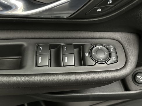 Used 2022 GMC Terrain SLT w/ LPO, Floor Liner Package AWD/4WD image 18