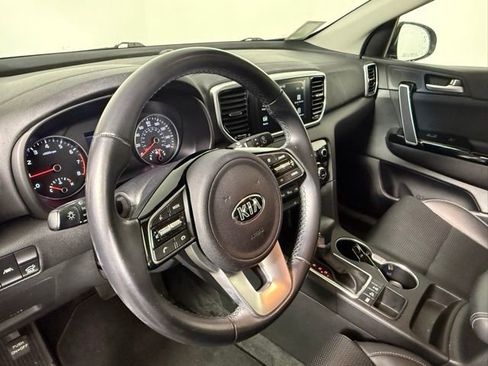 Used 2020 Kia Sportage EX image 17