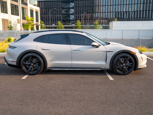 Certified 2023 Porsche Taycan 4 Cross Turismo AWD/4WD image 8