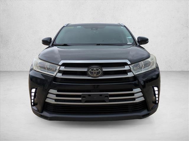 Used 2019 Toyota Highlander XLE AWD/4WD image 2