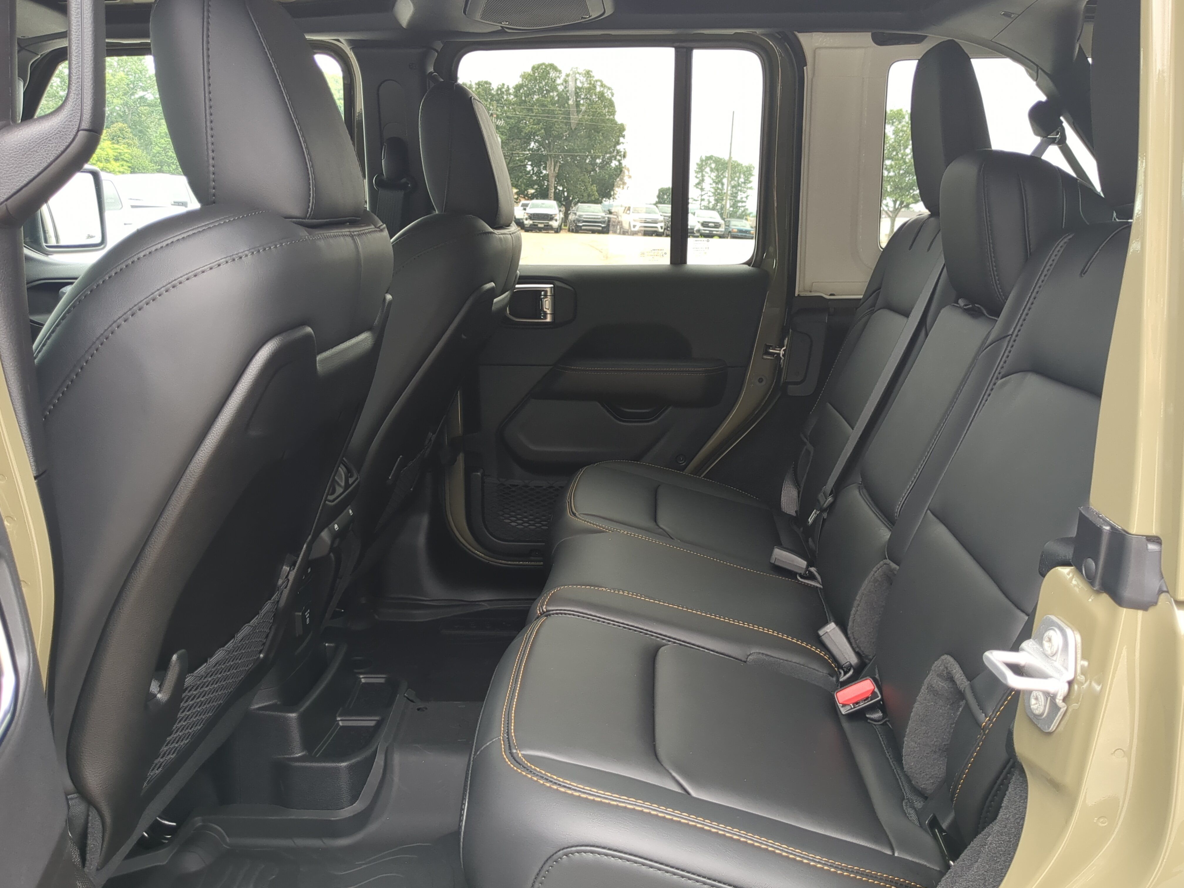 Used 2025 Jeep Wrangler Unlimited Rubicon 392 AWD/4WD image 12