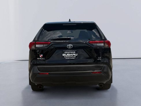 Used 2023 Toyota RAV4 LE AWD/4WD image 4