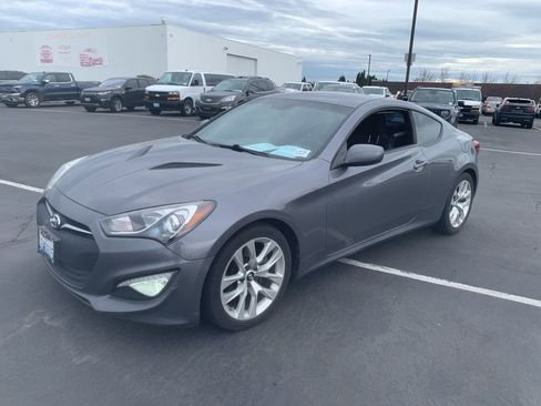 Used 2014 Hyundai Genesis 2.0T image 1