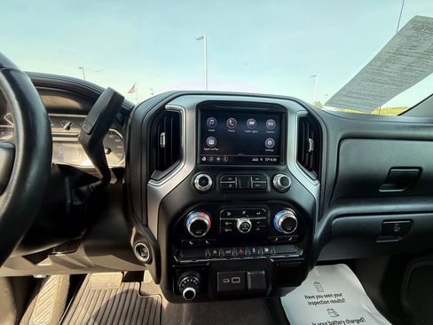 Used 2019 GMC Sierra 1500 SLE w/ SLE Value Package AWD/4WD image 9