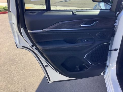 New 2025 Jeep Grand Cherokee Overland w/ Luxury Tech Group IV image 25