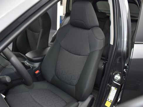 Used 2025 Toyota RAV4 XLE w/ Convenience Package image 23