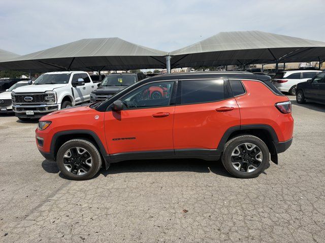 Used 2018 Jeep Compass Trailhawk w/ Navigation Group AWD/4WD image 2