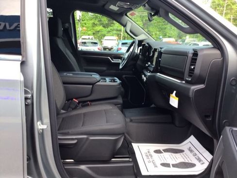 New 2026 GMC Sierra 1500 SLE AWD/4WD image 18