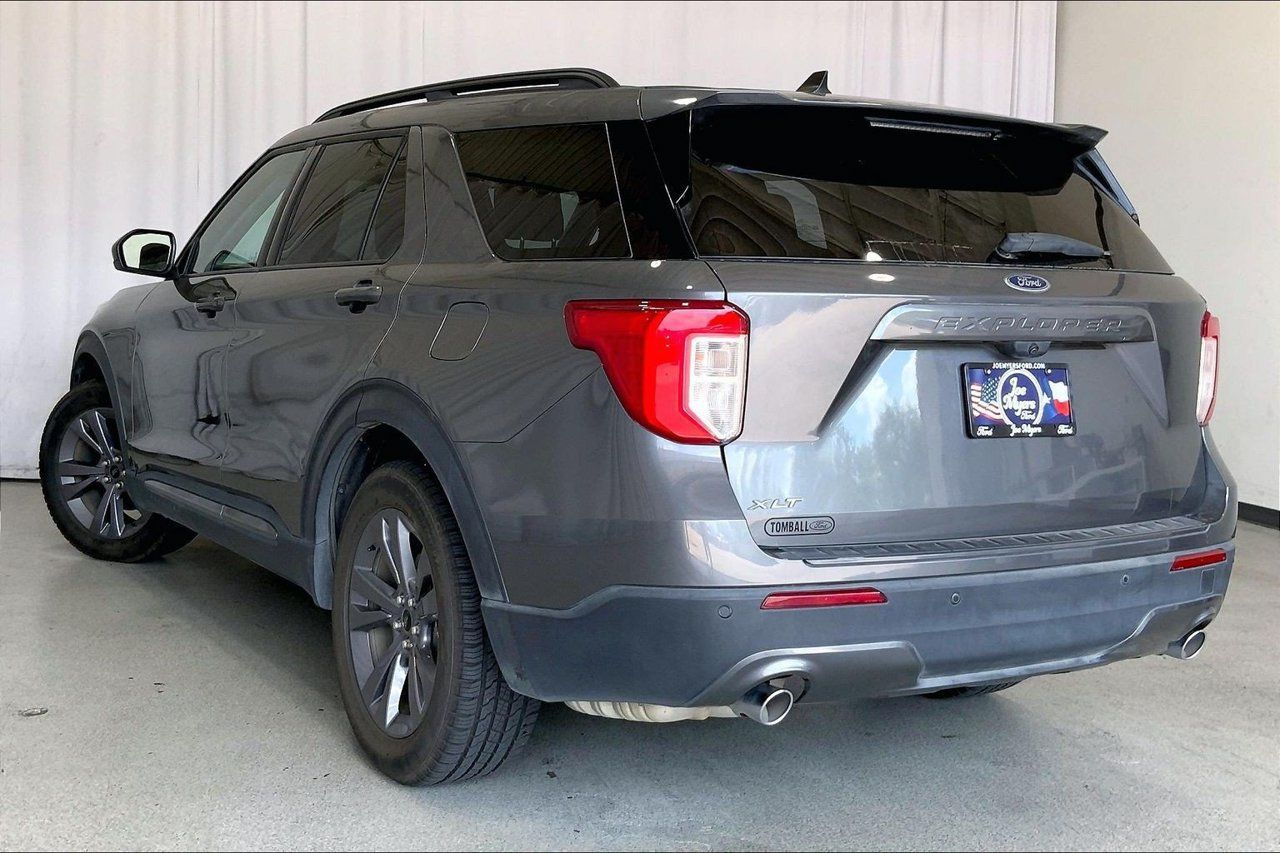 Used 2023 Ford Explorer XLT w/ Equipment Group 202A RWD image 5