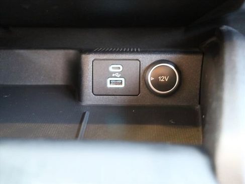 Used 2021 Ford Escape SE w/ SE Sport Appearance Package image 26