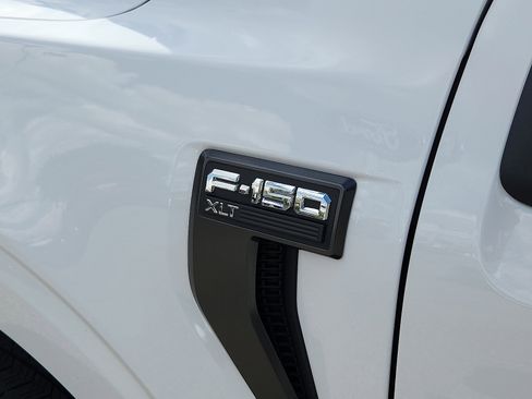 Certified 2022 Ford F150 XLT w/ Equipment Group 302A High image 31