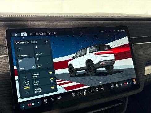 Used 2023 Rivian R1S Launch Edition image 16