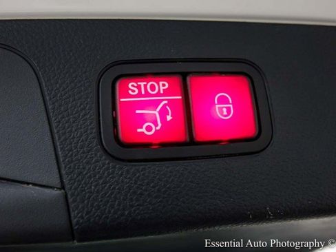 Used 2021 Mercedes-Benz GLC 300 4MATIC image 29