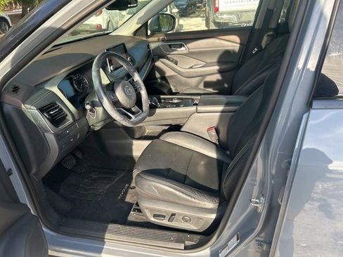 Used 2021 Nissan Rogue SL image 5