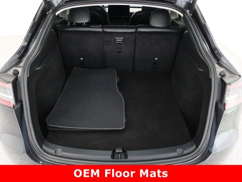 Used 2024 Tesla Model Y Long Range image 31