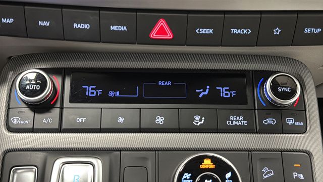 Used 2025 Hyundai Palisade Limited AWD/4WD image 18