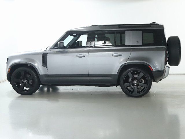 Used 2023 Land Rover Defender 110 SE AWD/4WD image 4