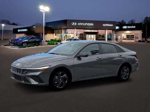 New 2026 Hyundai Elantra Sport FWD image 2