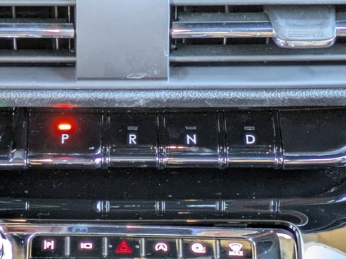 Used 2023 Lincoln Corsair Reserve w/ Equipment Group 202A image 15