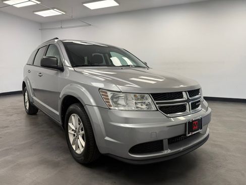 Used 2017 Dodge Journey SE w/ Flexible Seating Group FWD image 14