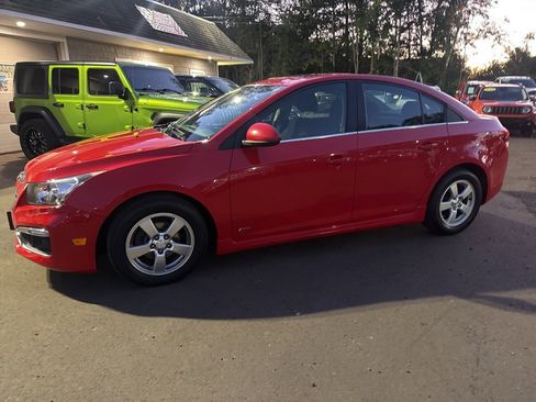 Used 2016 Chevrolet Cruze LT w/ Sun And Sound Package image 23