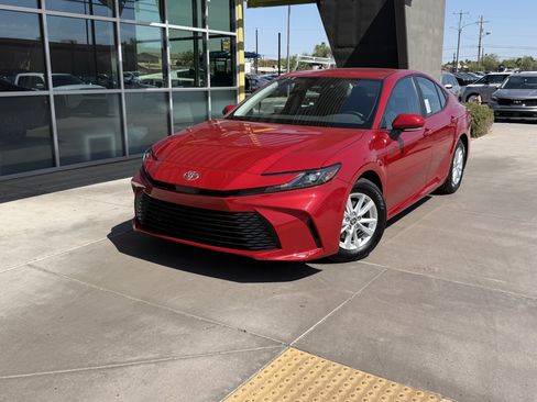 Used 2025 Toyota Camry LE FWD image 2