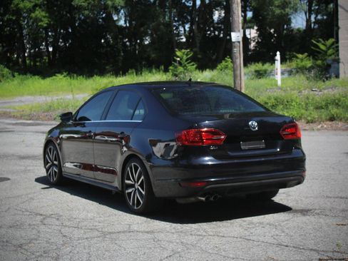 Used 2012 Volkswagen Jetta GLI Autobahn FWD image 4