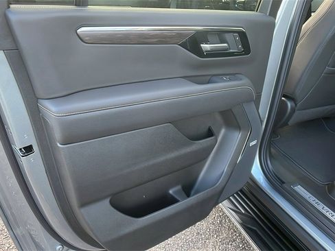 New 2026 Chevrolet Suburban Premier w/ Sun And Tow Package image 17
