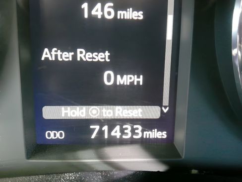 Used 2017 Toyota Corolla SE image 9