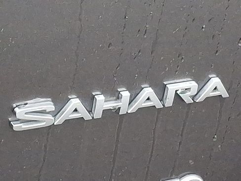 Used 2019 Jeep Wrangler Unlimited Sahara w/ Safety Group AWD/4WD image 11