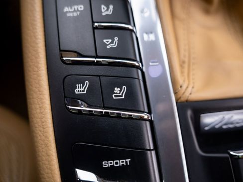 Used 2015 Porsche Macan S image 25