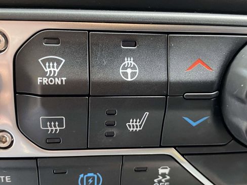 Used 2023 Jeep Wrangler Sahara w/ Cold Weather Group image 7