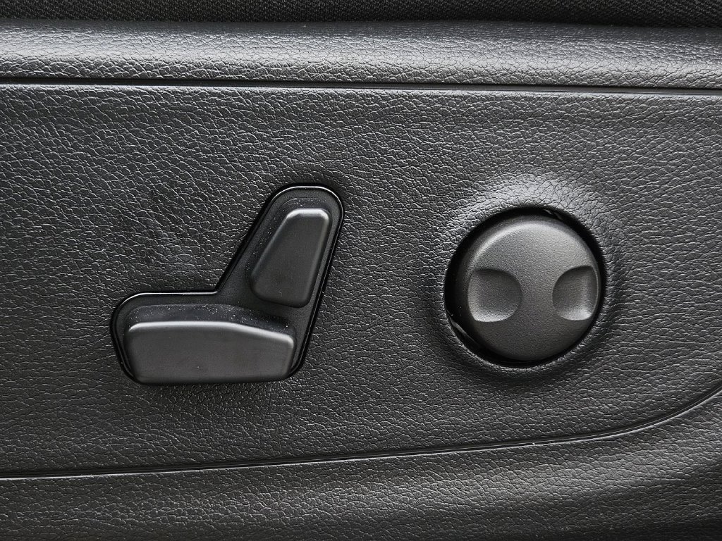 Used 2026 RAM 1500 4x4 Crew Cab image 13