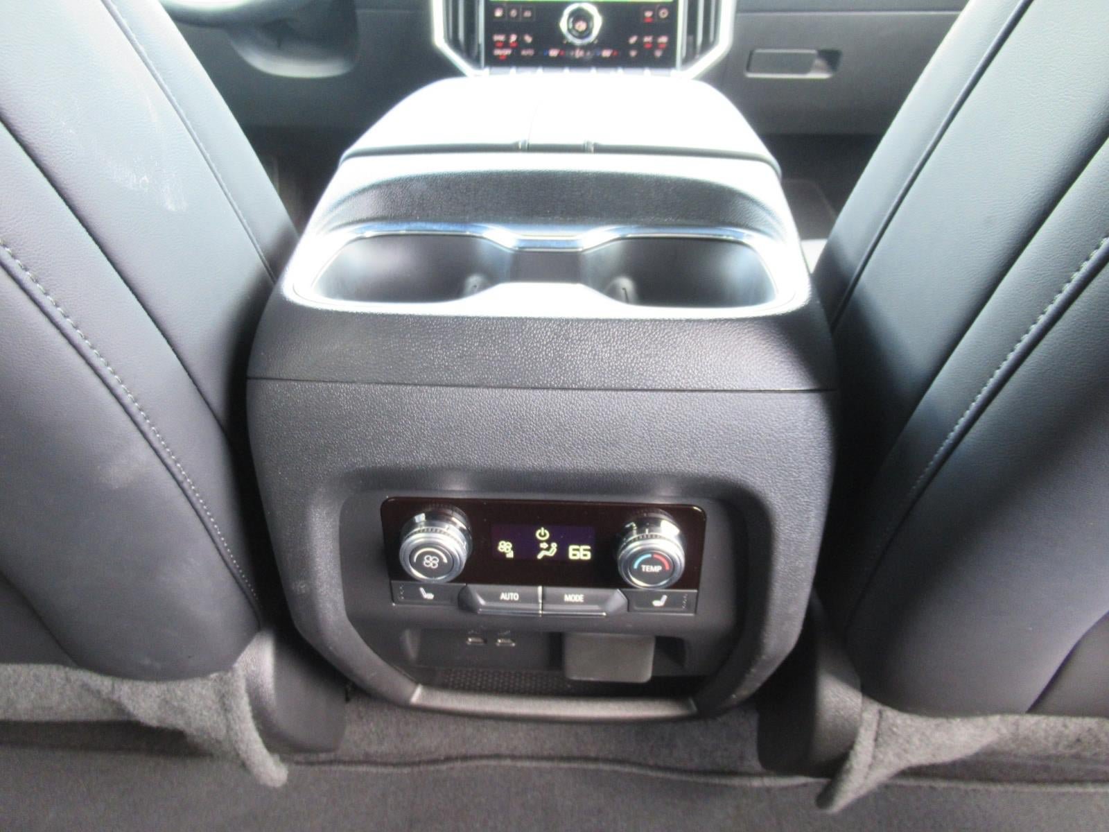 Used 2026 GMC Acadia Elevation w/ Elevation Premium Package FWD image 37