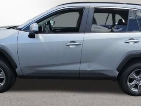 Used 2025 Toyota RAV4 XLE AWD/4WD image 2