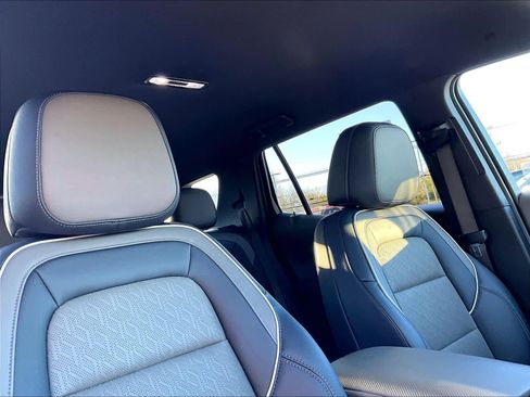 Used 2025 Chevrolet Equinox LT w/ Convenience Package II image 22