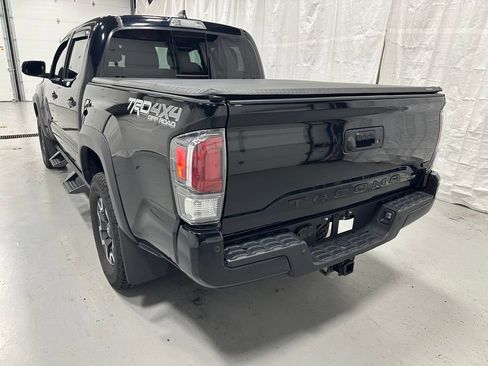 Used 2021 Toyota Tacoma TRD Off-Road w/ Technology Package AWD/4WD image 5