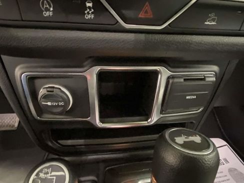 Used 2024 Jeep Wrangler Sport image 20