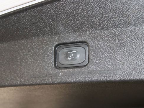 Used 2015 Ford Explorer XLT w/ Equipment Group 202A image 14